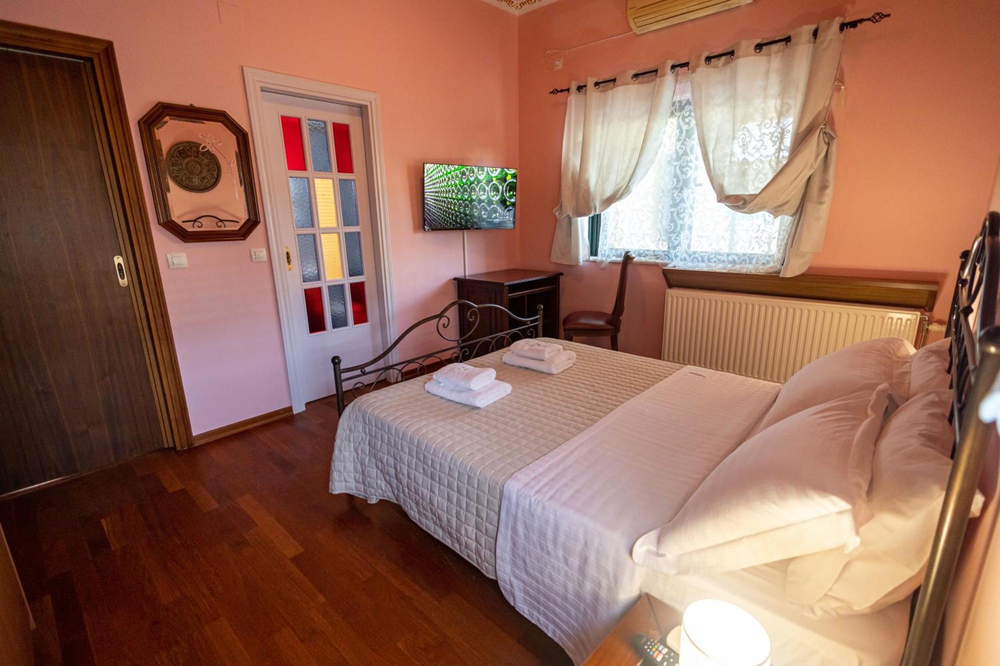 Reale - Art Luxury Villa มิทิคาส ภายนอก รูปภาพ