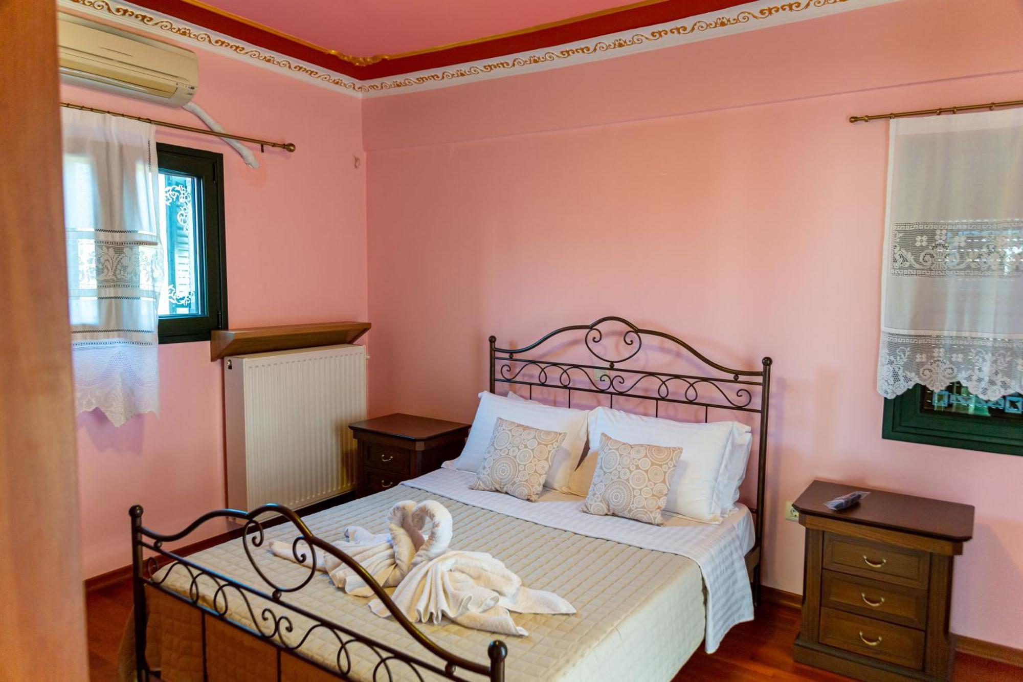 Reale - Art Luxury Villa มิทิคาส ภายนอก รูปภาพ