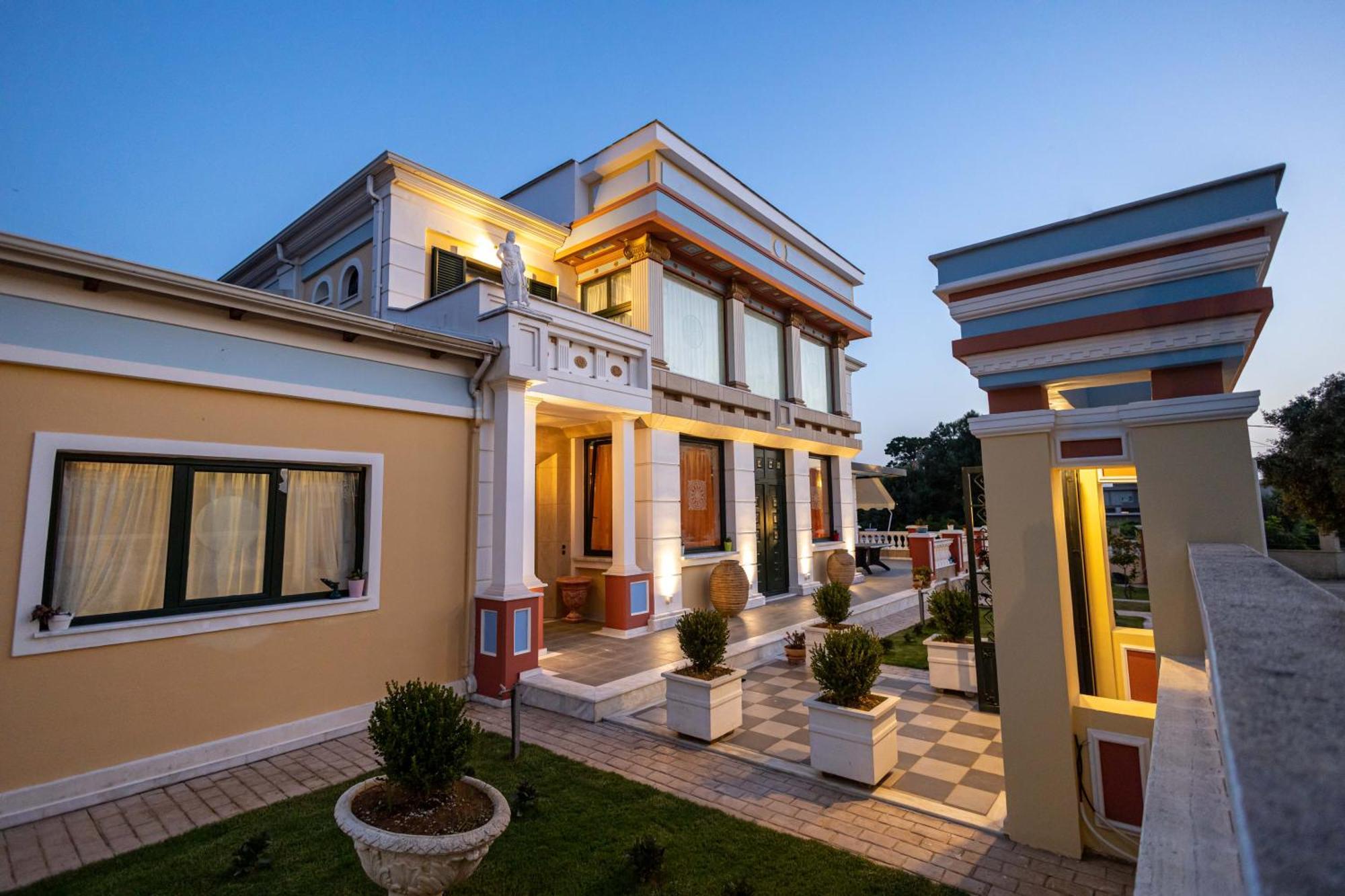Reale - Art Luxury Villa มิทิคาส ภายนอก รูปภาพ