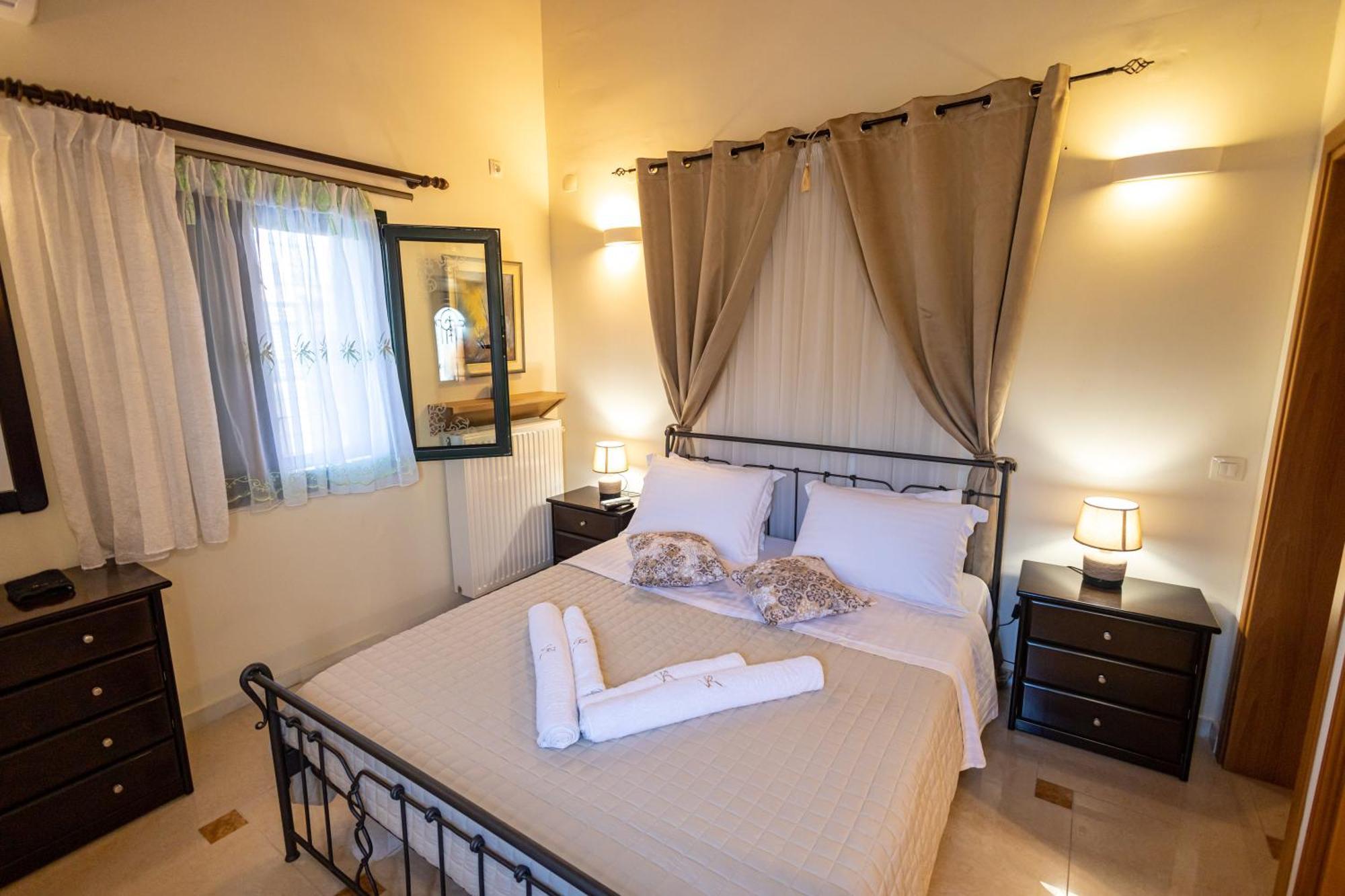 Reale - Art Luxury Villa มิทิคาส ภายนอก รูปภาพ