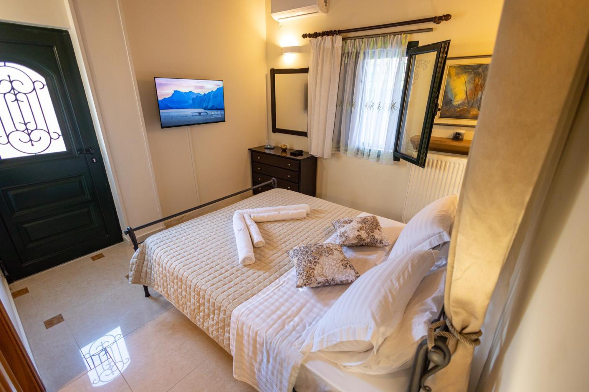 Reale - Art Luxury Villa มิทิคาส ภายนอก รูปภาพ