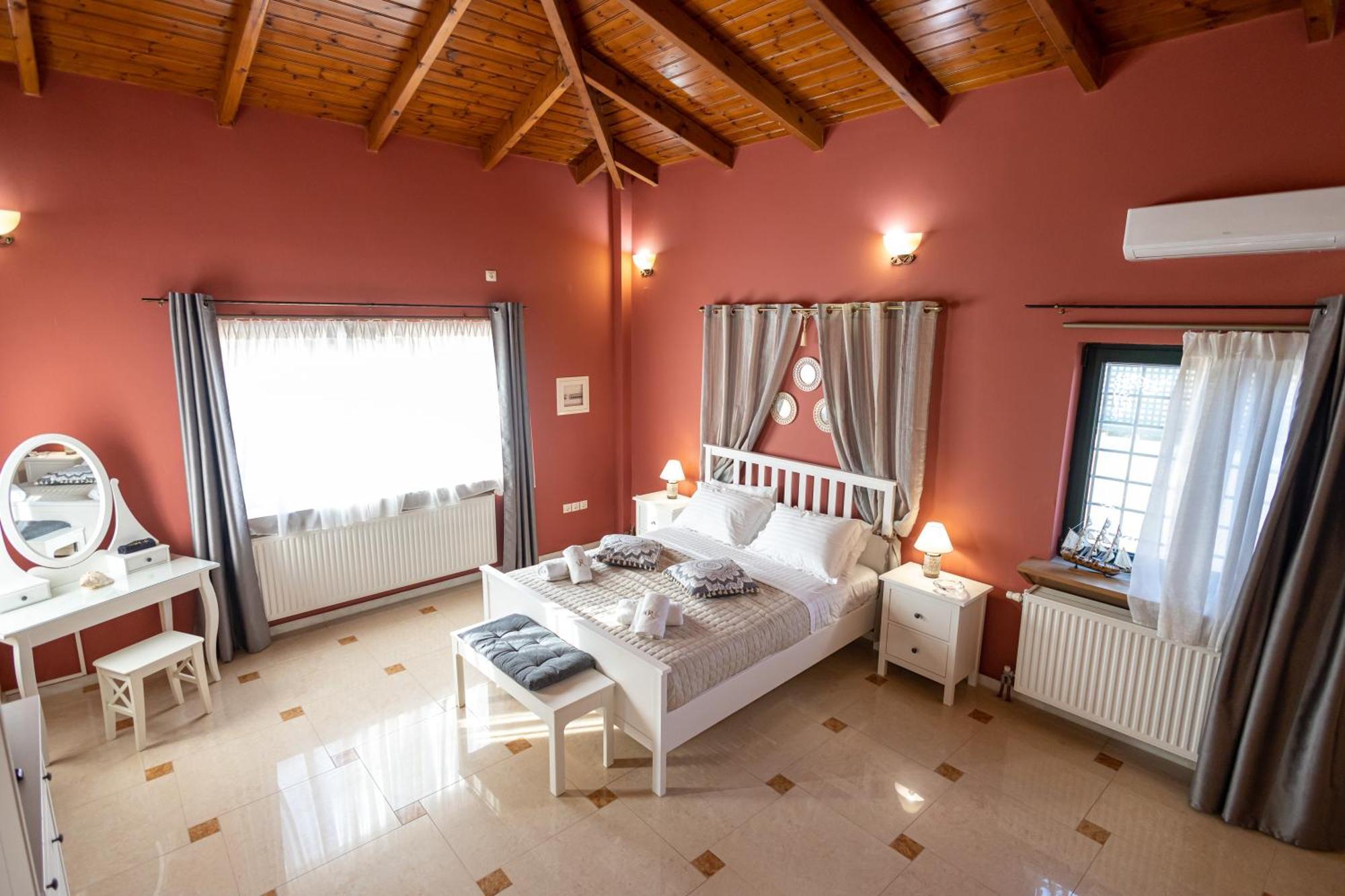 Reale - Art Luxury Villa มิทิคาส ภายนอก รูปภาพ